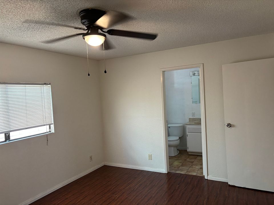 Back Bedroom Suite Bathroom