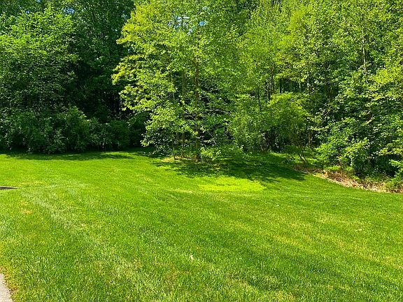 3rd image of 21 Delaney Dr