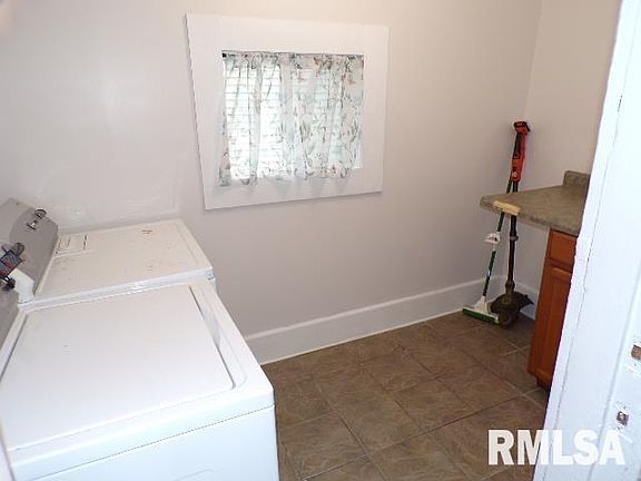 3rd image of 2348 McKinley Ave