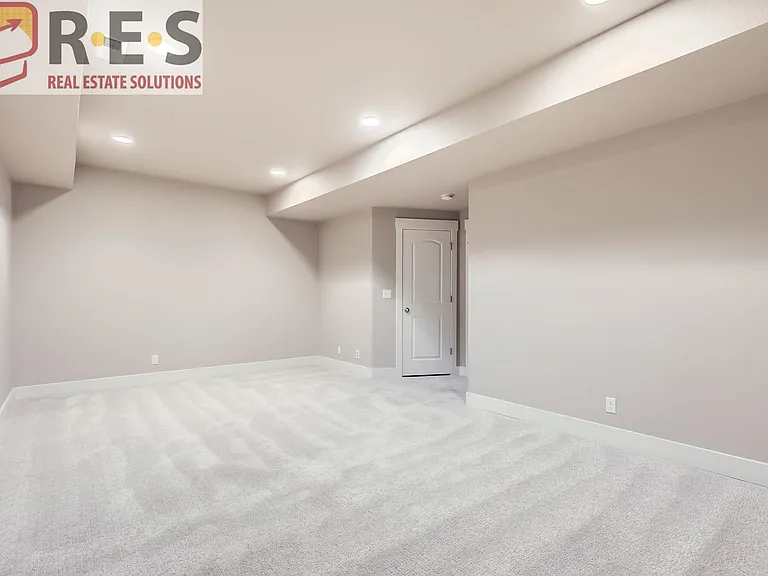 5544 Wabash St — Photo 20