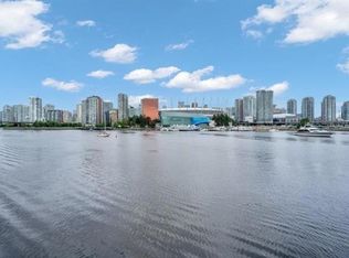 159 W 2nd Ave #5XX, Vancouver, BC V5Y 0L8