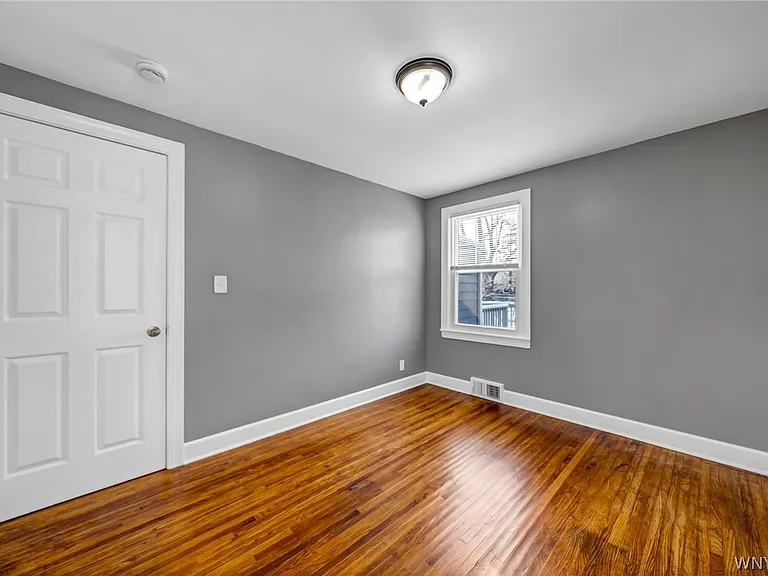 206 Wrexham Ct N — Photo 27