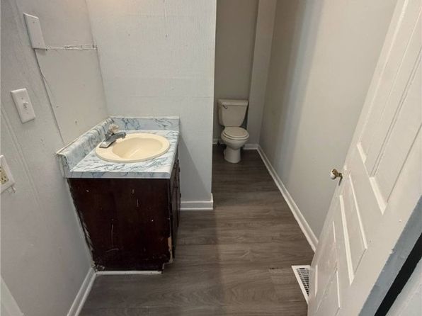 401 S Clinton Ave #A, Dunn, NC 28334
