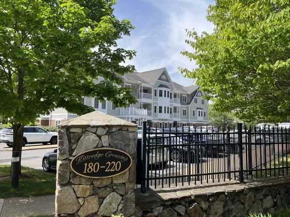 190 Chickering Rd Unit 313D, North Andover, MA 01845