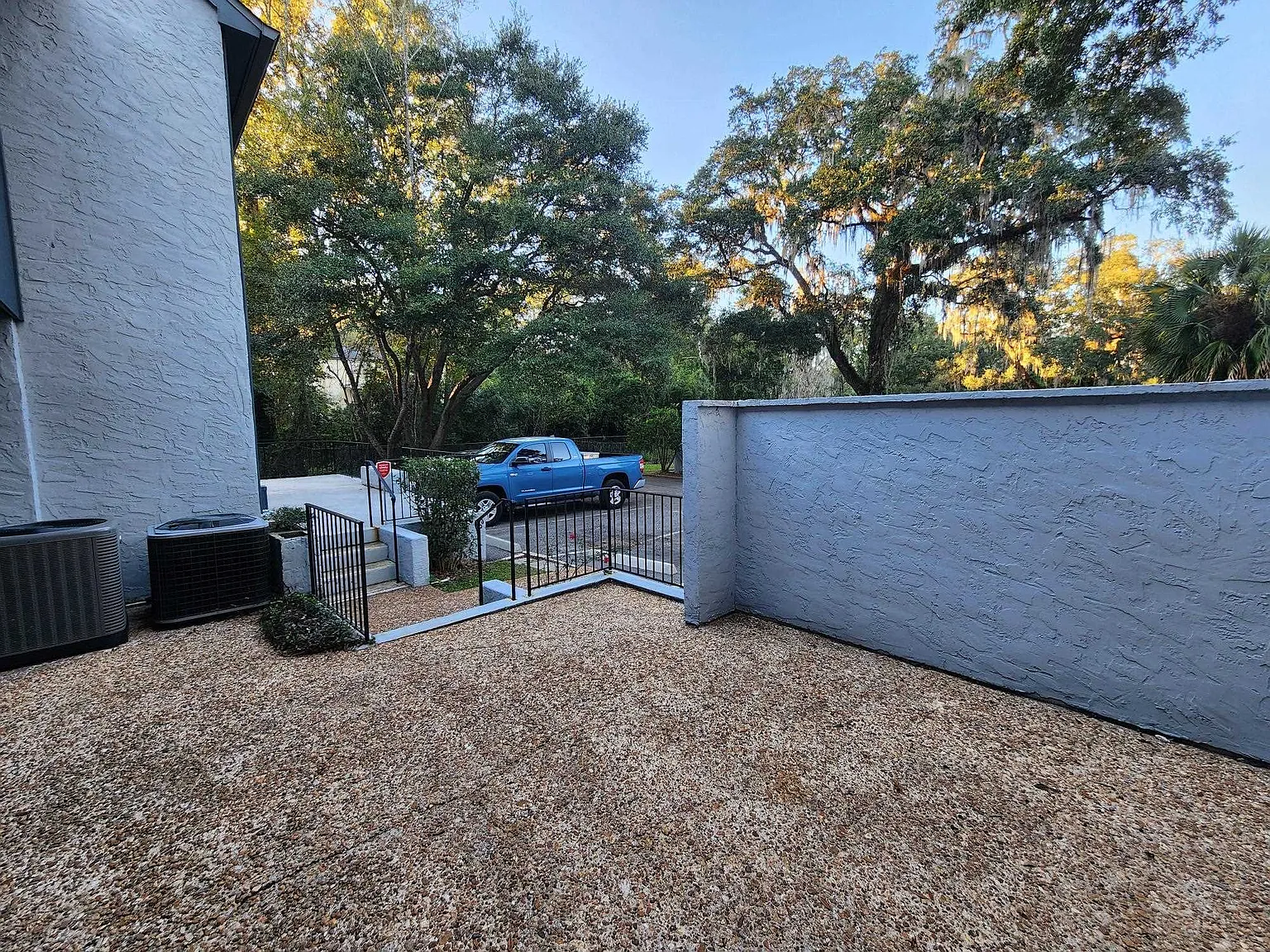 3 bed, 2.5 bath, 1660 sqft, $2,150 — Photo 4