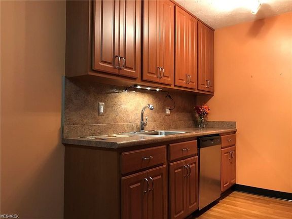 4th image of 16410 Heather Ln #F103