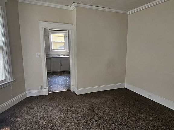 5th image of 114 E Easterday Ave #1
