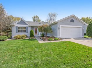 2480 Featherstone Dr, Lansing, MI 48911