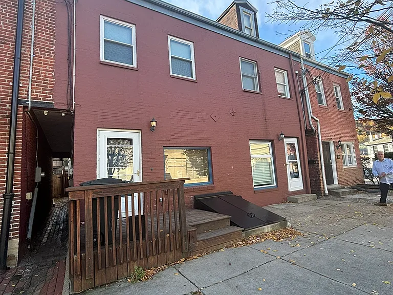 1016 Bingham St — Photo 13