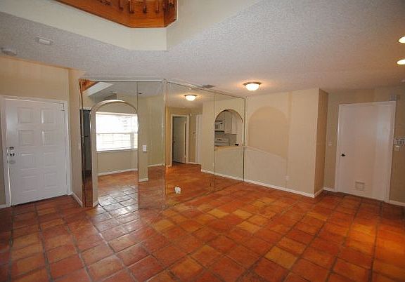 2nd image of 11337 Lakeview Dr Unit 5