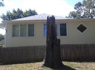 97 8th Ave, Huntington Station, NY 11746