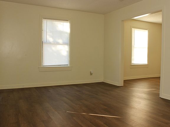 2nd image of 809 Beckley St #H