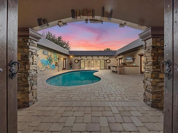 2nd image of 452 SE Paradise Point Rd