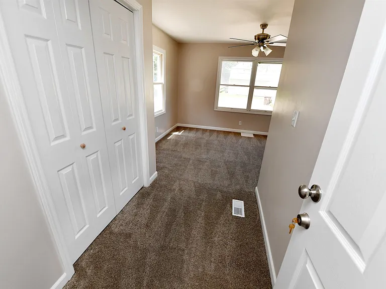 1027 N University St — Photo 44