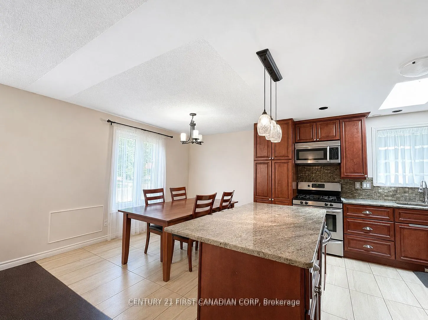 4 bed, $2,750 — Photo 4