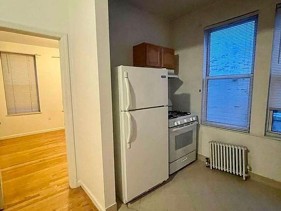 2nd image of 3432 44th St APT 2