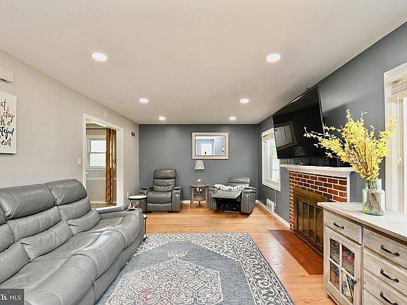 5th image of 1801 Rollins Dr