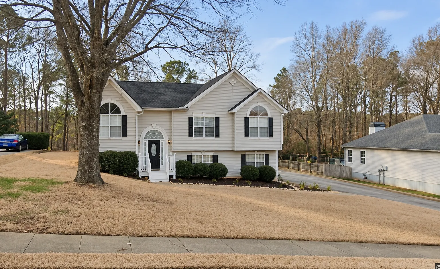 4 bed, 1920 sqft, $2,400 — Photo 1