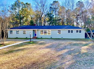 311 Manchester Dr, Manning, SC 29102