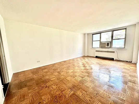 Rented by Addison Property Group | media 6