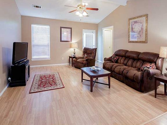 3rd image of 2604 Broken Hill Dr