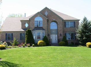 17 Cooks Farm Rd, Montville, NJ 07045