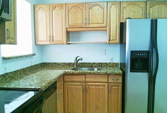 4th image of 100 Bayview Dr APT 1202
