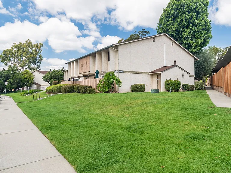 2300 S Hacienda Blvd #G4 — Photo 31