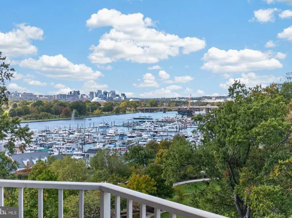 560 N St SW APT N703, Washington, DC 20024
