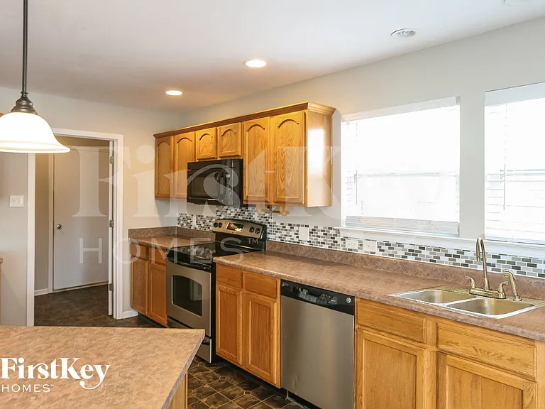 10077 Pine Grove Way — Photo 7