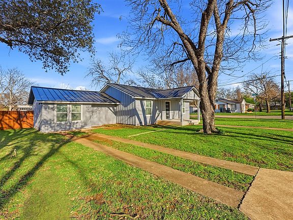 3rd image of 502 Madison St