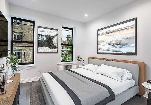 4th image of 12 W 85th St