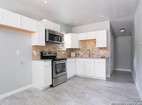 3rd image of 3023 Greenacres