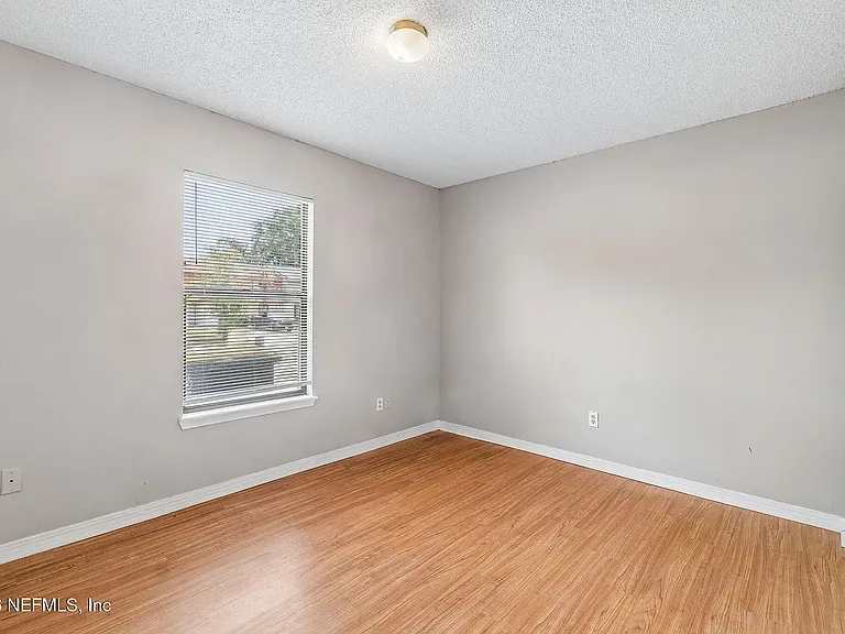 7684 Jana Ln S — Photo 17