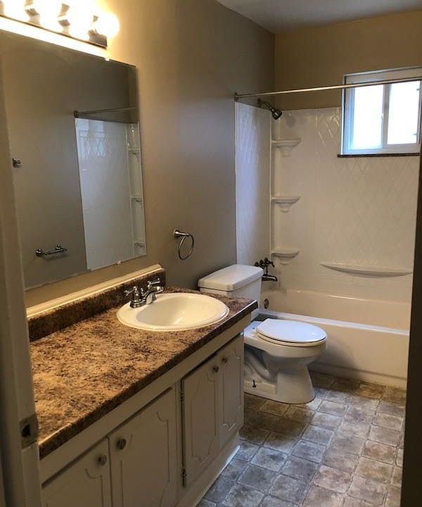 1st image of 3175 Riverview Pl APT E