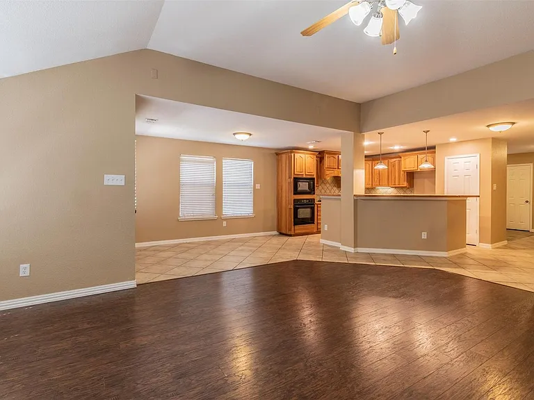 2017 Lake Highlands Dr — Photo 6