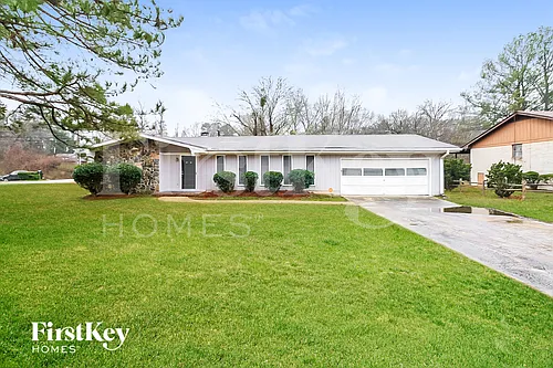1592 Envoy Pl Photo 1
