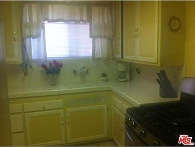 5th image of 1426 E 122nd Pl