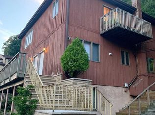 20 Hooks Ln #1F, Edgewater, NJ 07020