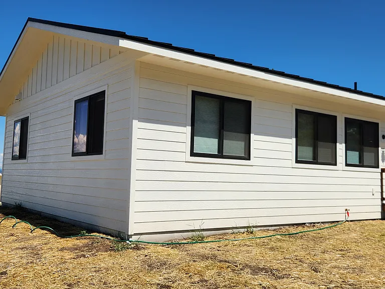 1002 Hillside Ct — Photo 1