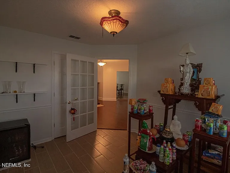 8146 Leafcrest Dr — Photo 22