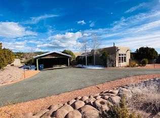 841 Camino Vistas Encantada, Santa Fe, NM 87507