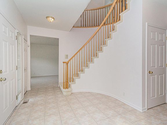 4th image of 2106 Cattail Cir