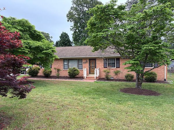 7357 Sedgemoor Cir
