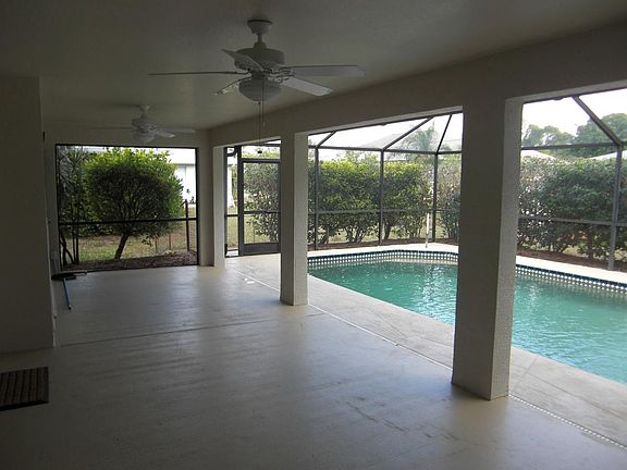 screened lanai and pool