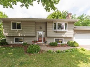 7181 Yucca Cir, Maple Grove, MN 55311