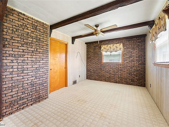 4th image of 819 Almasy Dr