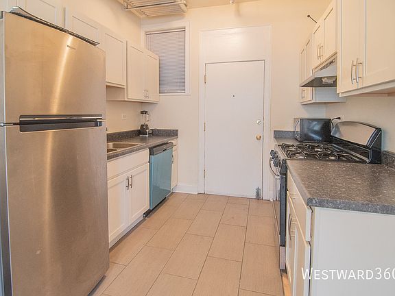2nd image of 1620 W Farwell Ave #G