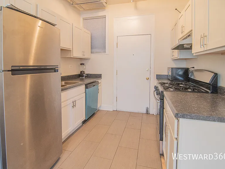 1620 W Farwell Ave #G — Photo 2