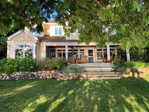 2nd image of 5382 Lake Grove Rd